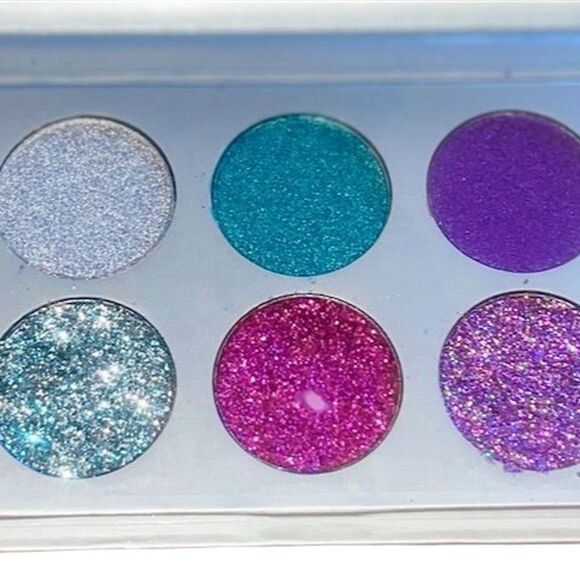 Trend Beauty Glitter Palette 10 Shades Multicolor High-Pigment Eyeshadow, New - Picture 4 of 5